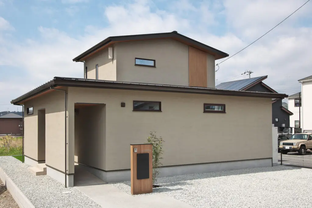 家事動線と収納計画を取り入れた二階建て住宅