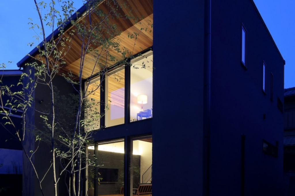 SE構法の家｜吹き抜けと大開口窓で開放感を楽しむ住まい