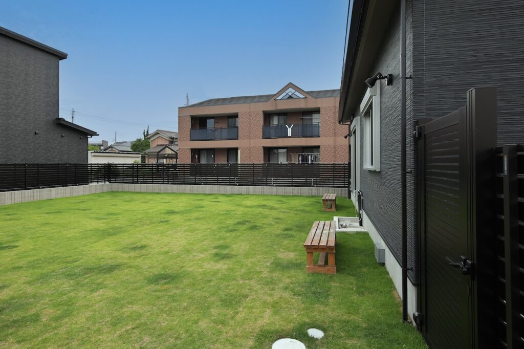 天然芝のドッグランガーデン