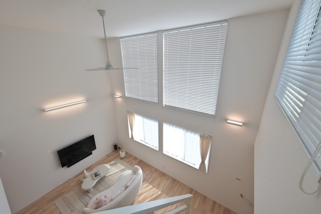 SE構法の家｜淡色インテリアが映える大空間LDKの住まい