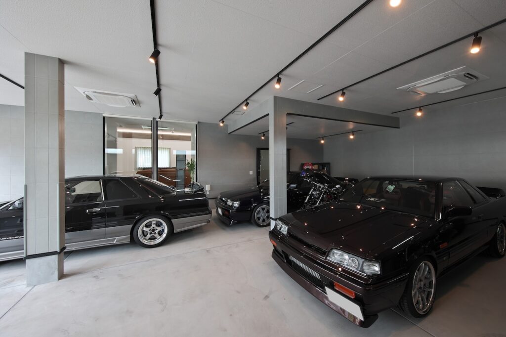 大きなインナーガレージのある平屋住宅